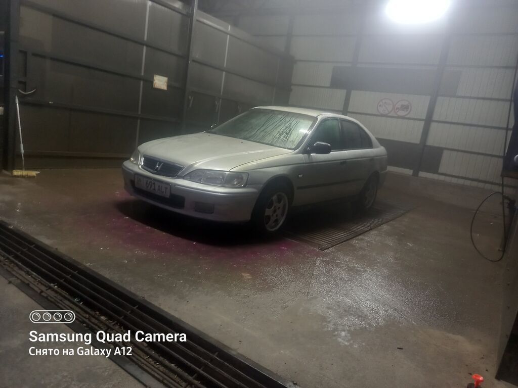 Honda Accord: 2000 г., 1.8 л, Механика, Седан: фото 6