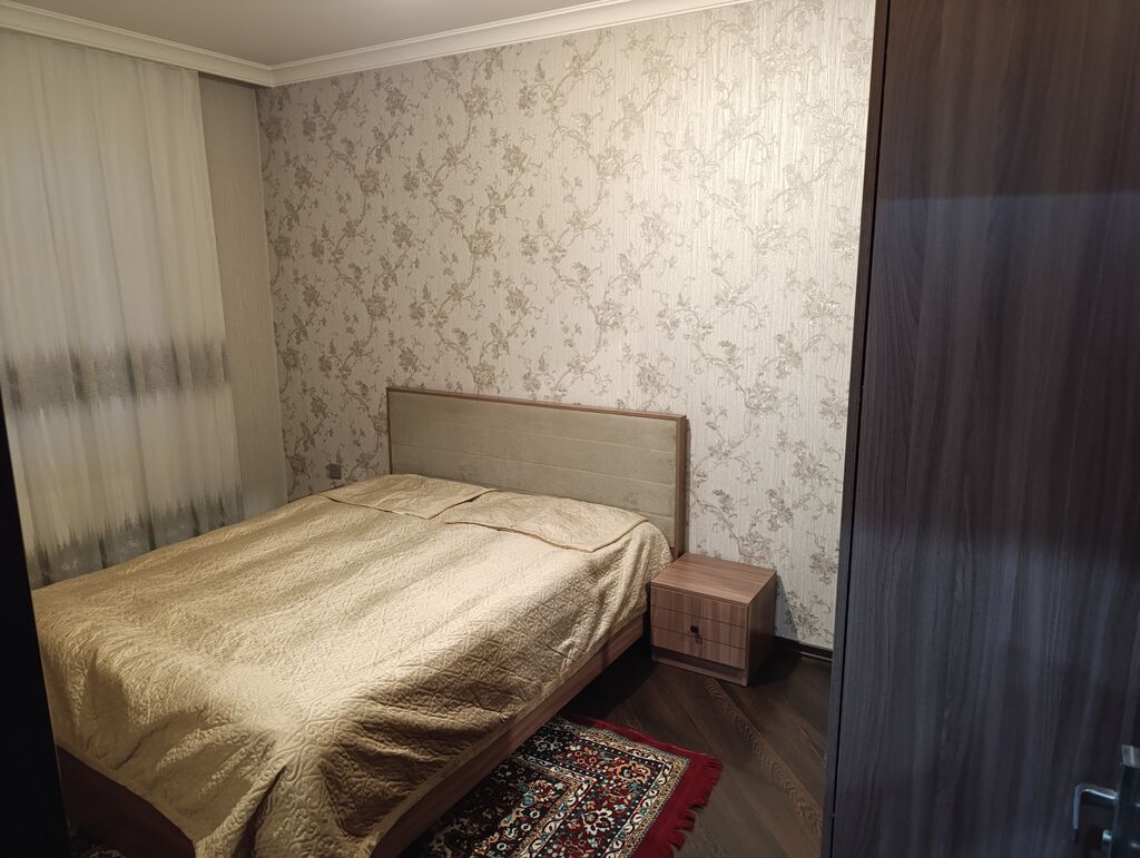 Mənzil yeni Gəncədə Natarusun yanında yerləşir. Mənzildə bütün