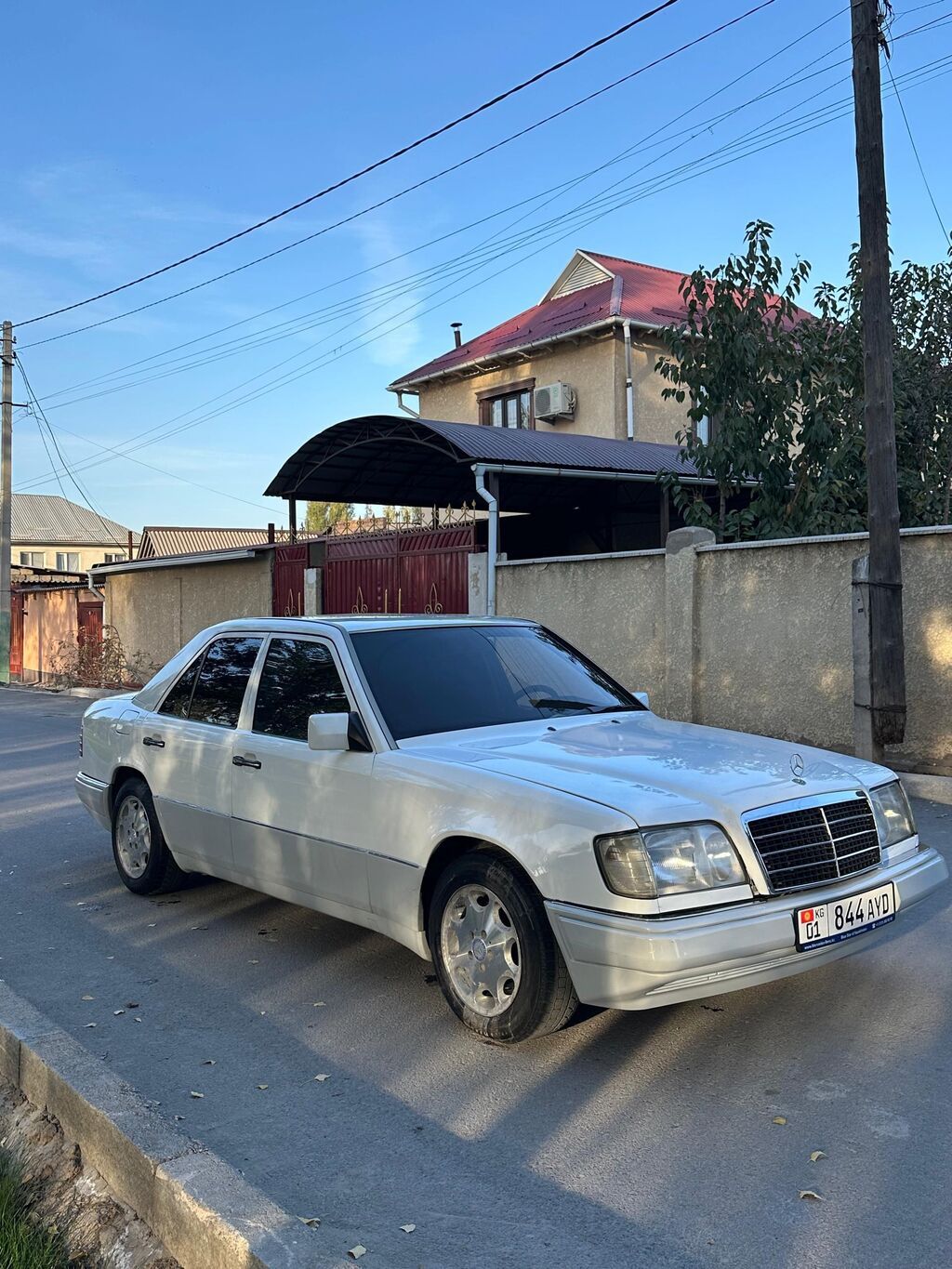 Mercedes-Benz E-Class: 1993 г., 3.2 л, Автомат, Бензин, Седан: фото 2