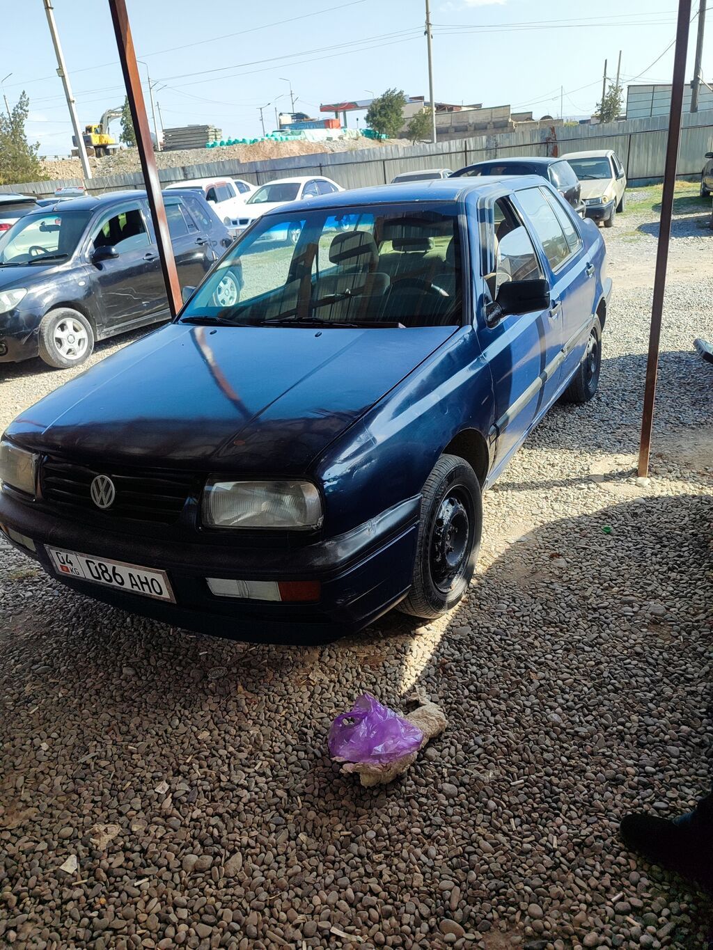 Volkswagen Vento: 1992 г., Седан: фото 2