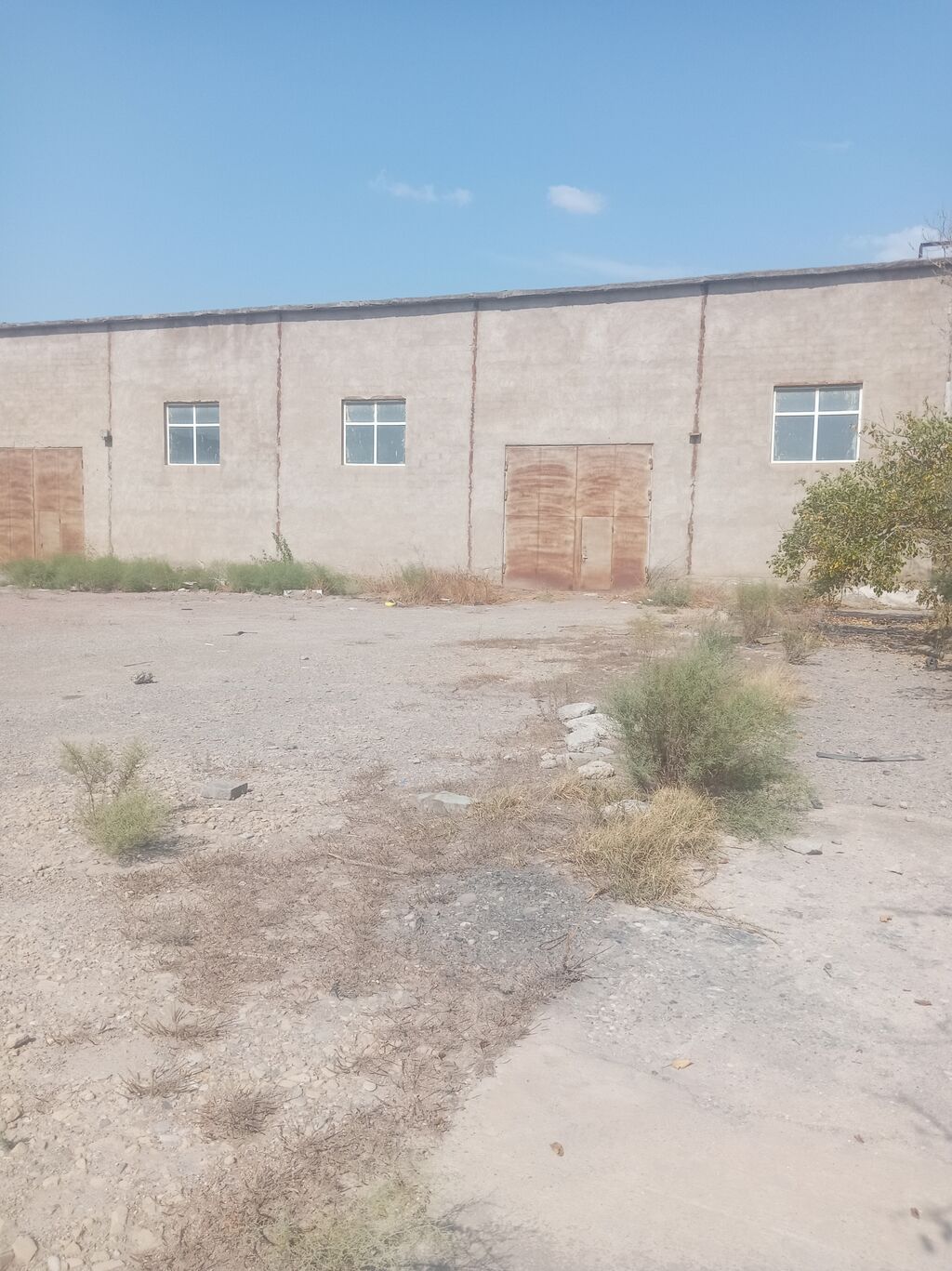 Sabuncu rayonu, Zabrat qesebesi, Anbar, İstehsalat sahesi 1870 kvm