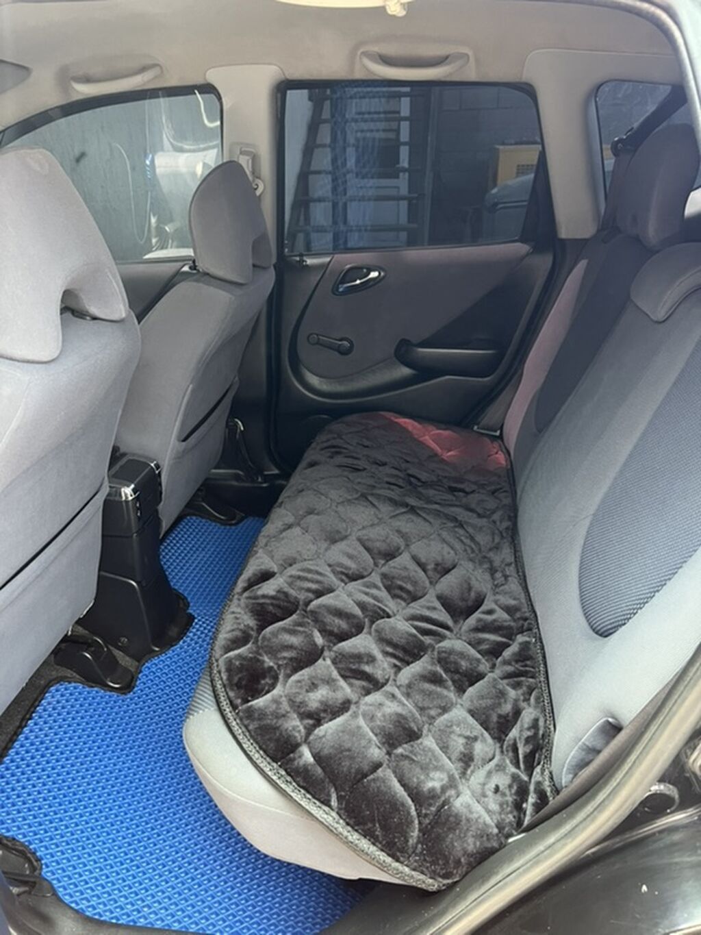 Honda Jazz: 2004 г., 1.5 л, Механика, Бензин, Хэтчбэк: фото 8