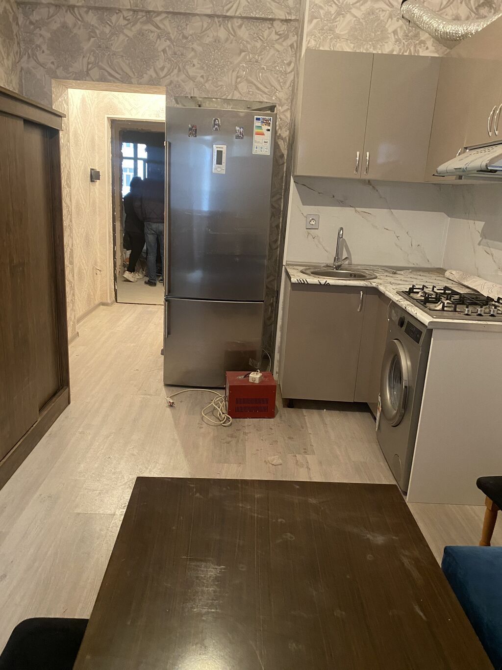 Xırdalanda AFF Park da 1 otaqdan 2 ə düzəlmə EV Kirayə verilir Evdə