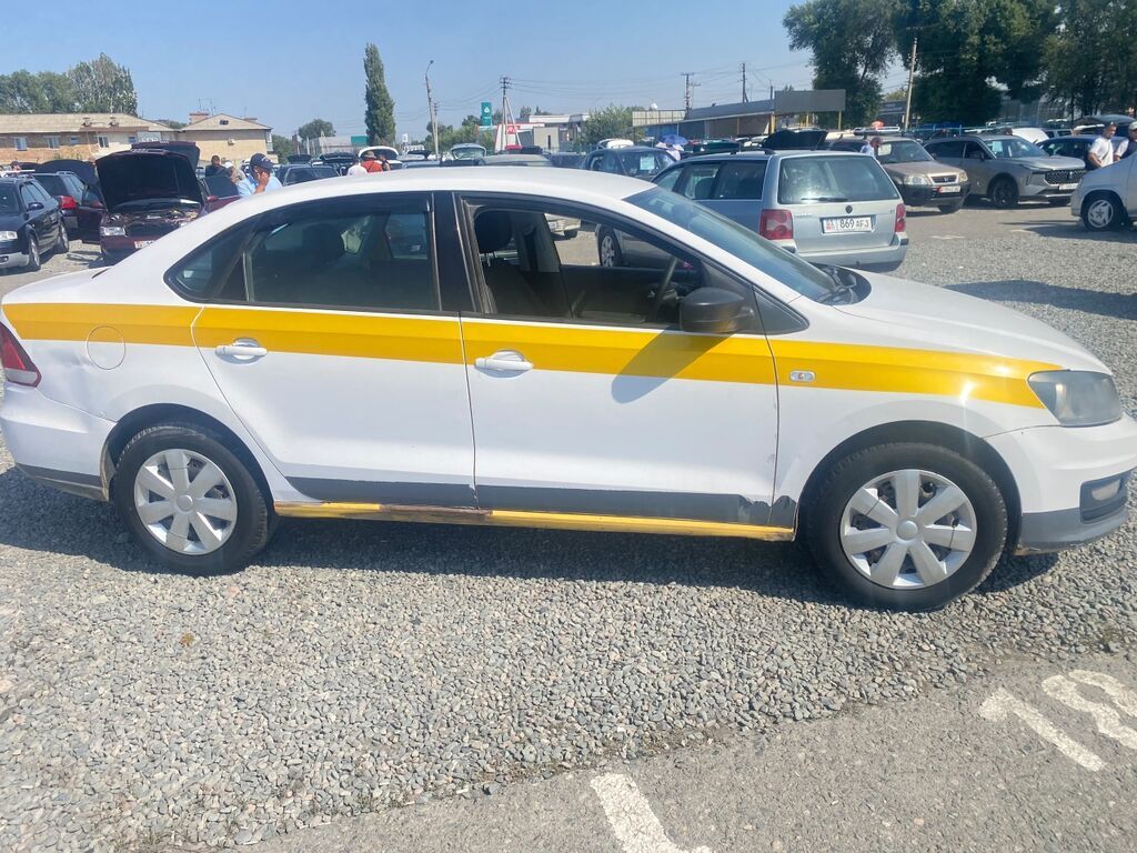 Volkswagen Polo: 2018 г., 1.6 л, Механика, Бензин, Седан: фото 5