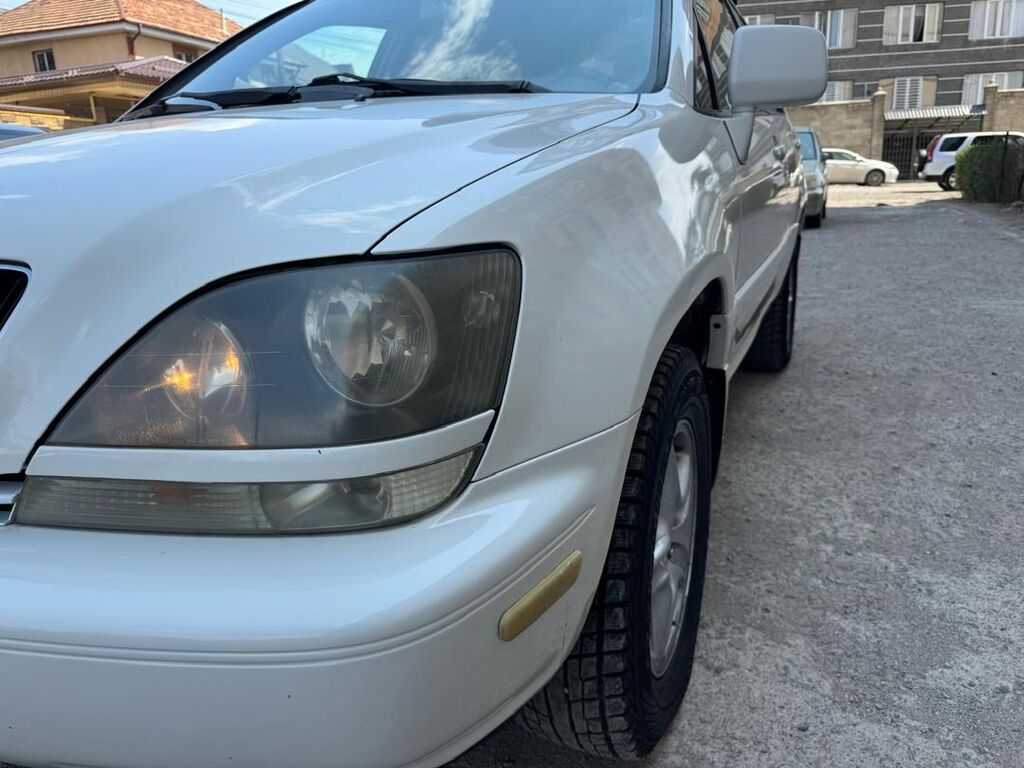 Lexus RX: 2000 г., 3 л, Автомат, Бензин, Кроссовер: фото 2