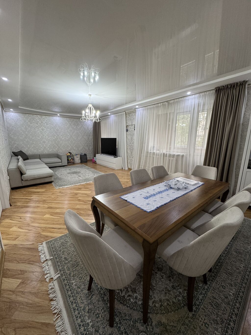 4 комнаты, 202 м², Золотой квадрат Индивидуалка, 5 этаж, Косметический ремонт: фото 1
