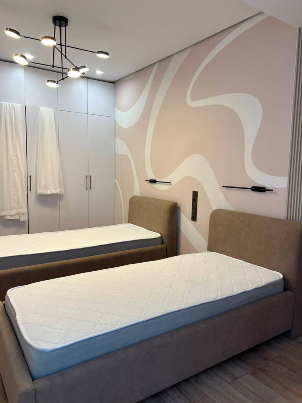 3 комнаты, 80 м², Асанбай мкр Элитка, 14 этаж, Дизайнерский ремонт: фото 2