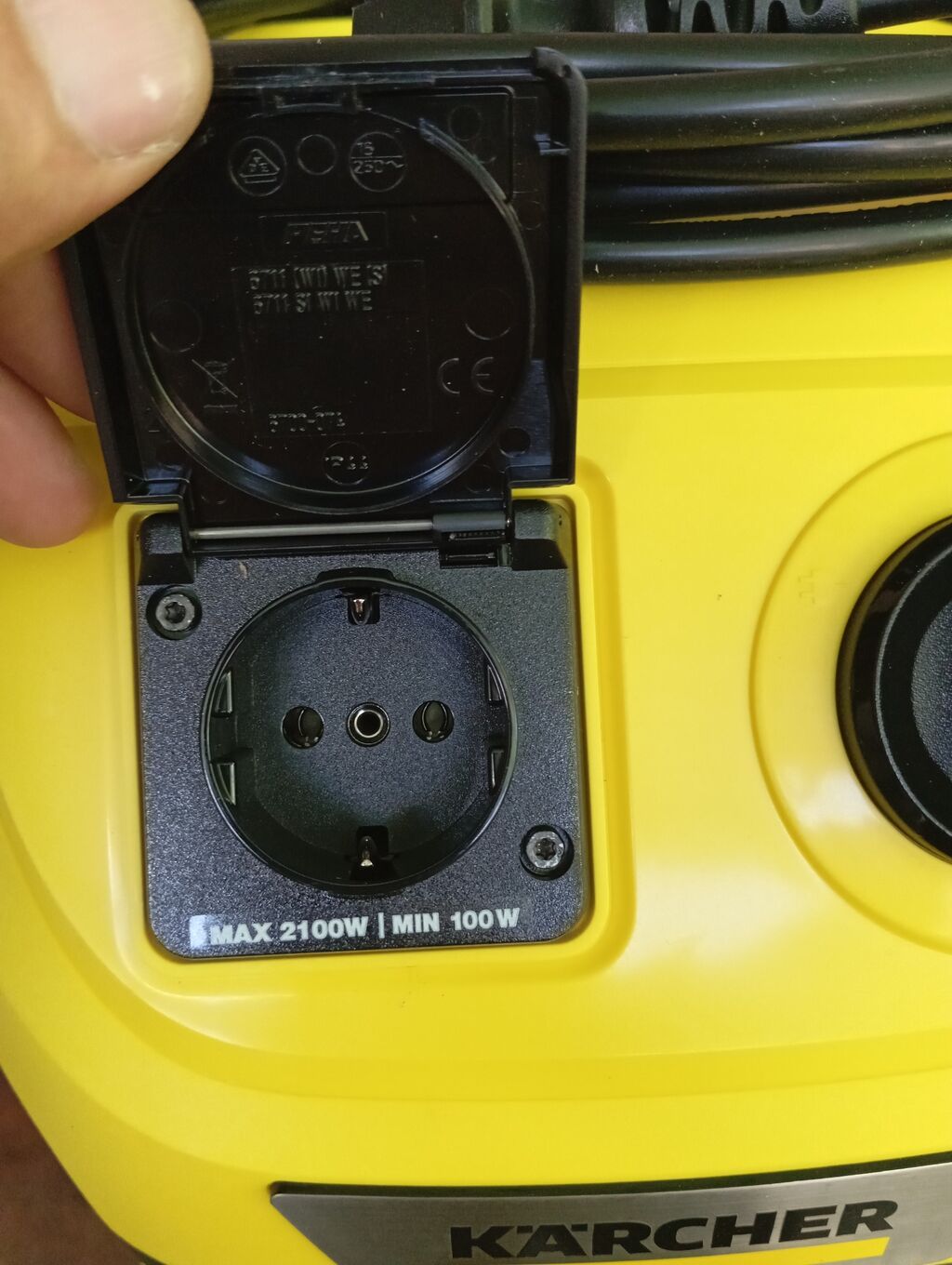 Пылесос Karcher Wd 3 с розеткой 17литров строительный также же можно: фото 4
