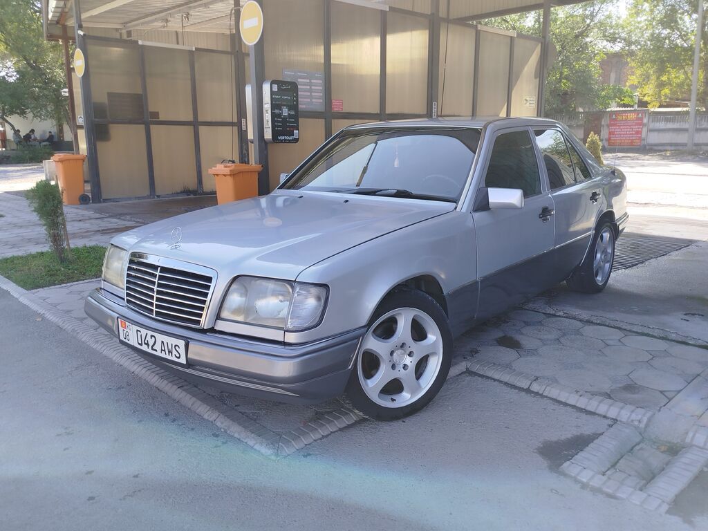 Mercedes-Benz E-Class: 1994 г., 3.2 л, Автомат, Бензин, Седан: фото 2