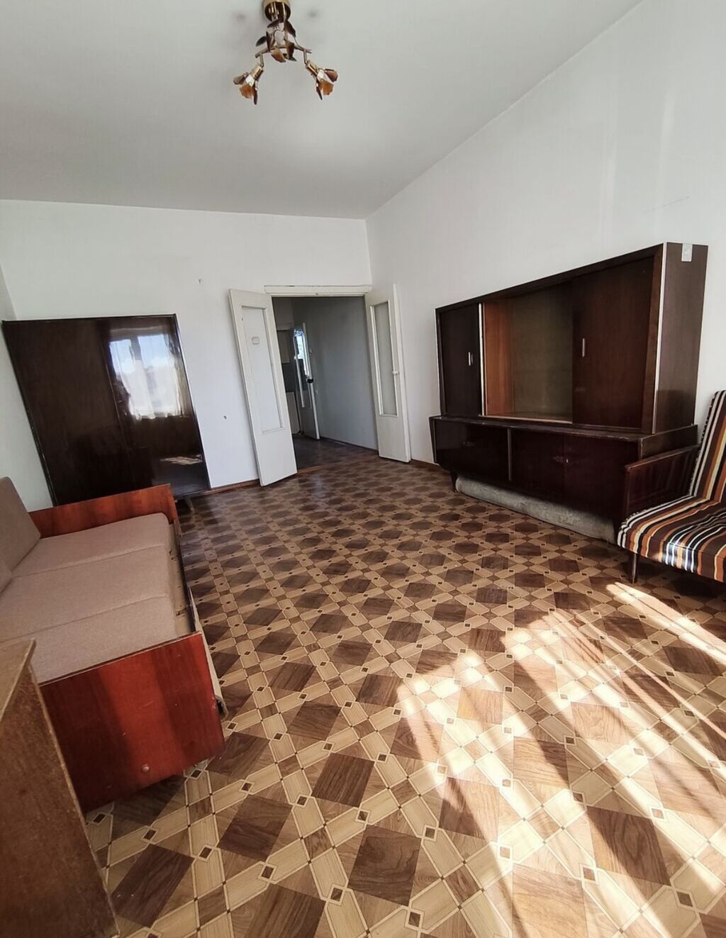 1 комната, 34 м², 105 серия, 2 этаж, Старый ремонт: фото 3