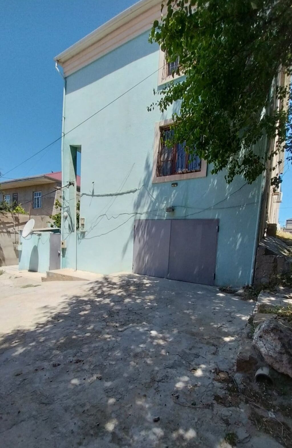 Başlıq: Əmircanda Kupçalı və Təmirli Həyət Evi Satılır! (3 mərtəbə, 4