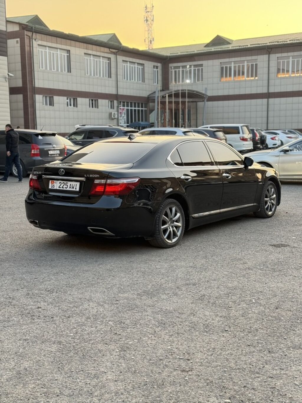Lexus LS: 2008 г., 6 л, Автомат, Гибрид, Седан: фото 4