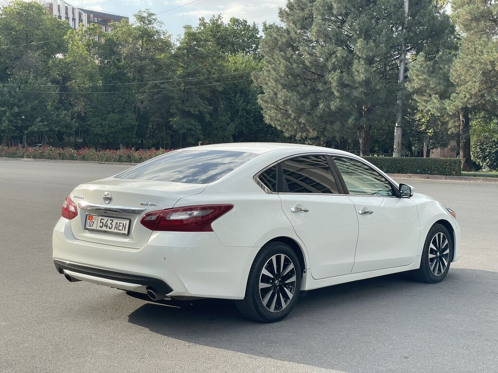 Nissan Altima: 2018 г., 2.5 л, Вариатор, Бензин, Седан: фото 4