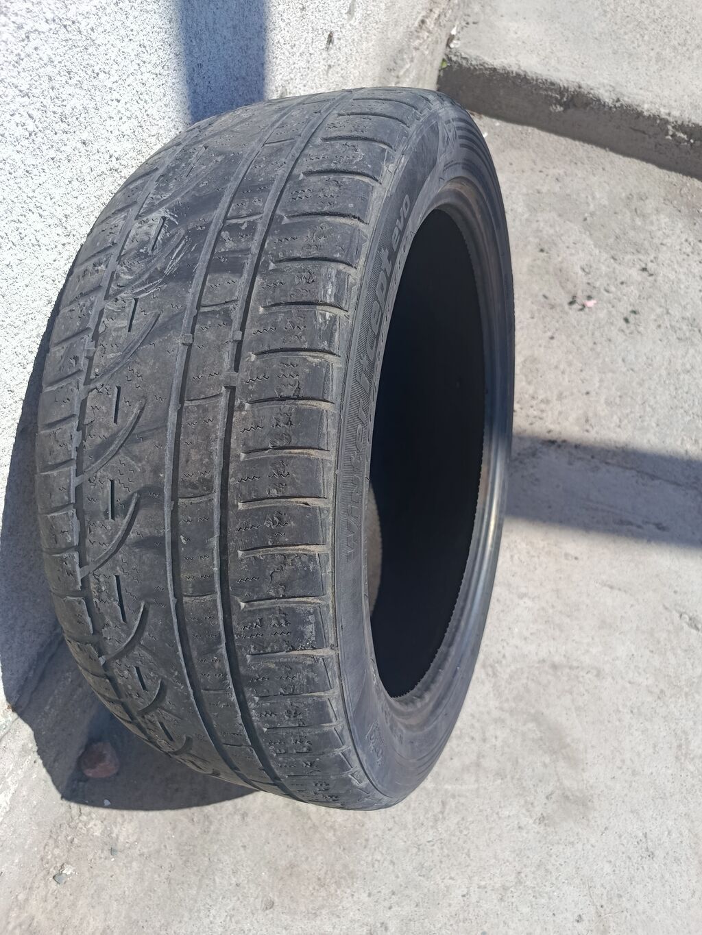 Шины 235 / 45 / R 19, Зима, Б/у, 1 шт, Легковые, Hankook: фото 1
