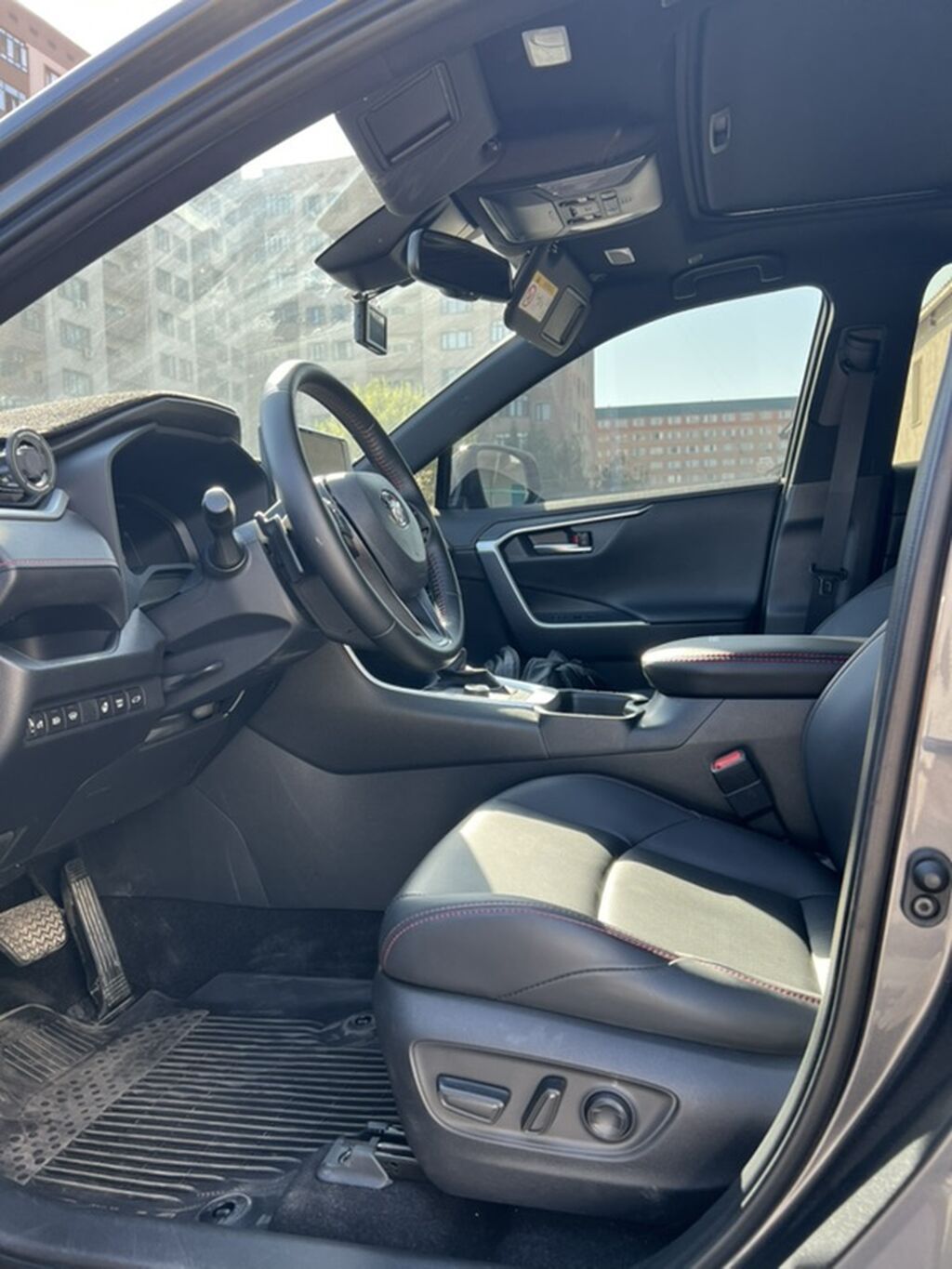 Toyota RAV4: 2025 г., 2.5 л, Гибрид, Кроссовер: фото 6