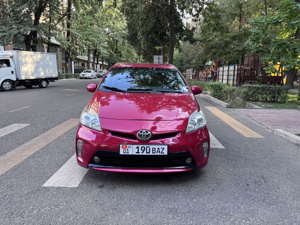 Toyota Prius: 2015 г., Гибрид, Хэтчбэк: фото 1