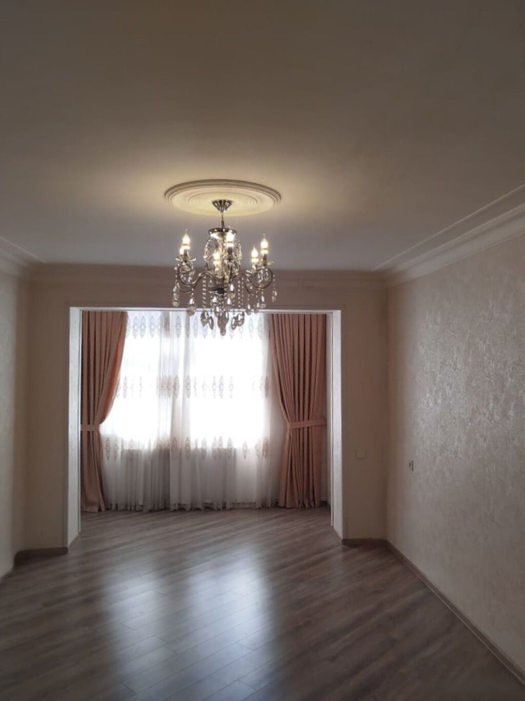 Bakı, 8-ci kilometr, 3 otaqlı, Köhnə tikili, m. Xalqlar Dostluğu, 90 kv. m