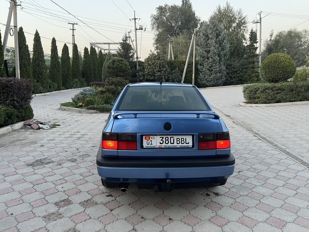 Volkswagen Vento: 1993 г., 1.8 л, Механика, Бензин, Седан: фото 7