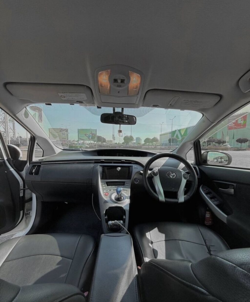 Toyota Prius: 2011 г., 1.8 л, Вариатор, Гибрид, Лифтбек: фото 7