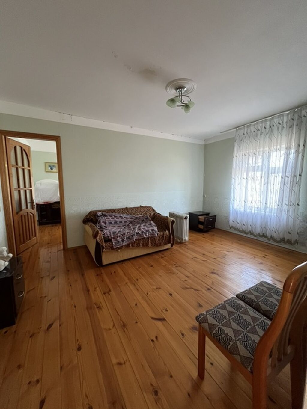 Saray 7 otaqlı, 260 kv. m, Orta təmir