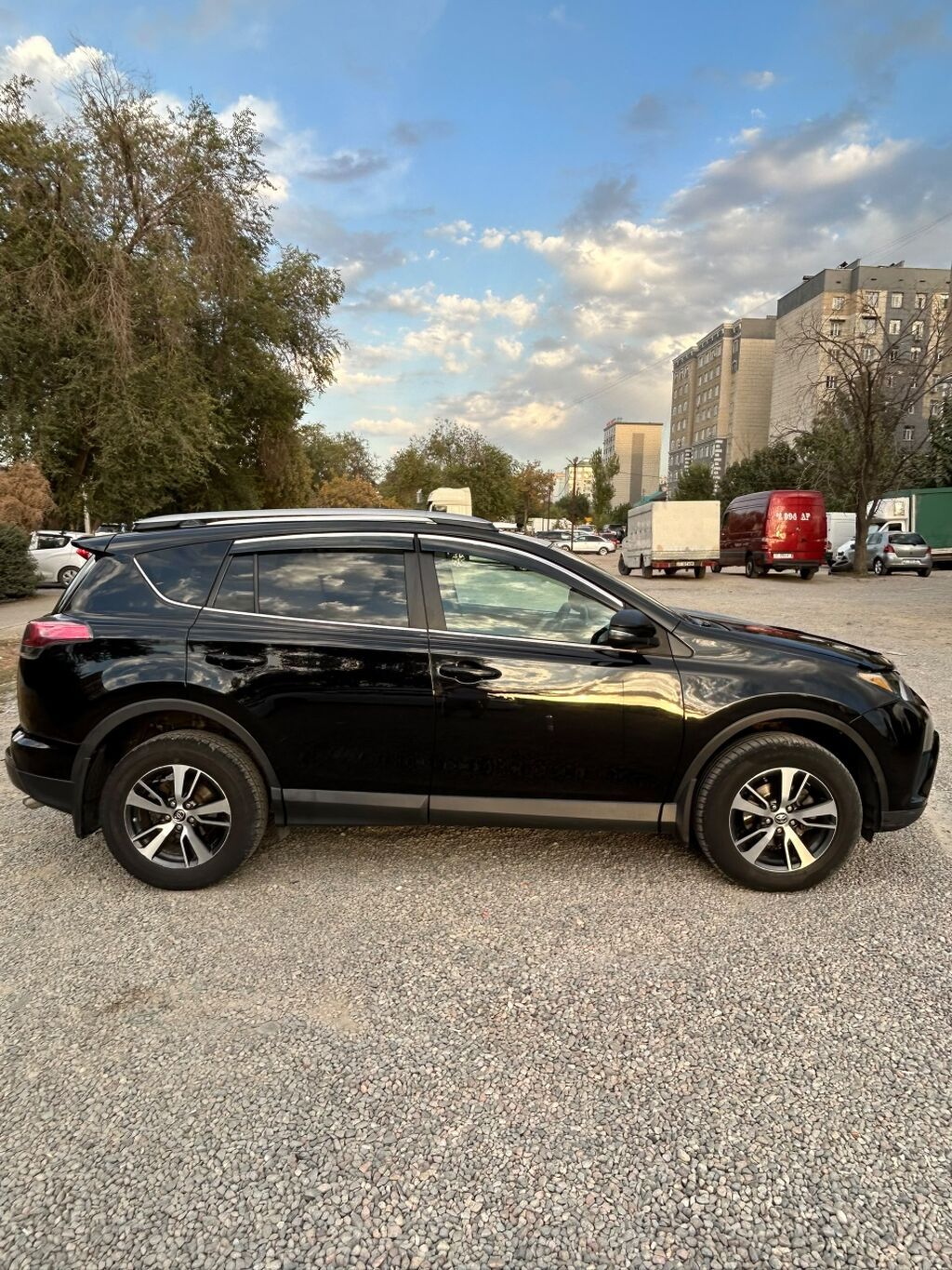 Toyota RAV4: 2017 г., 2.5 л, Автомат, Бензин, Кроссовер: фото 4