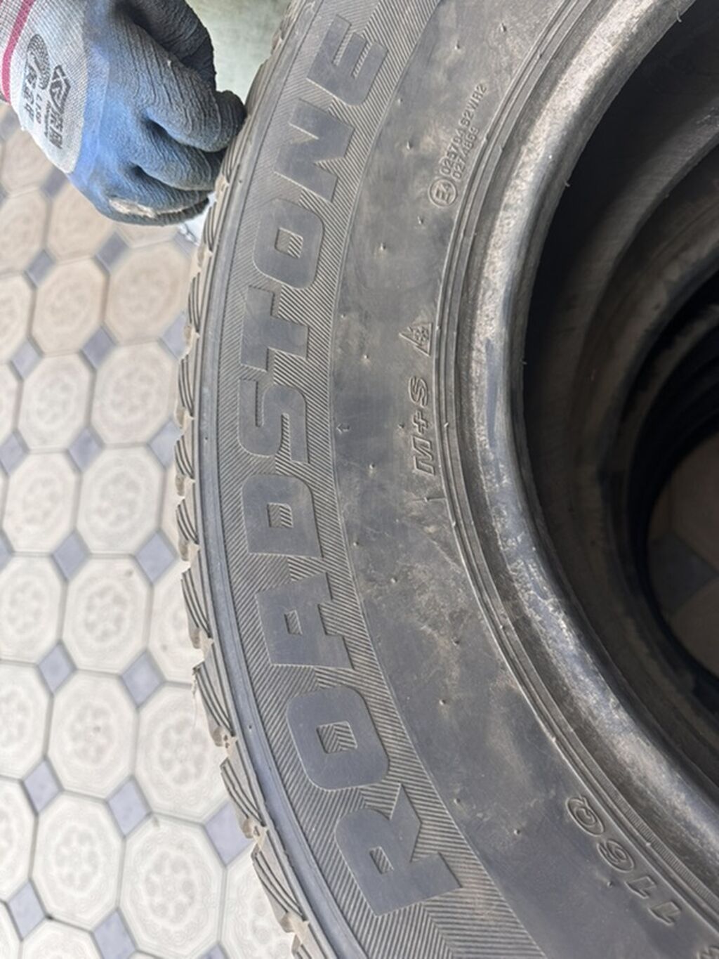 Шины 285 / 60 / R 18, Зима, Б/у, Комплект, Внедорожные (АТ/МТ), Корея, Roadstone: фото 2