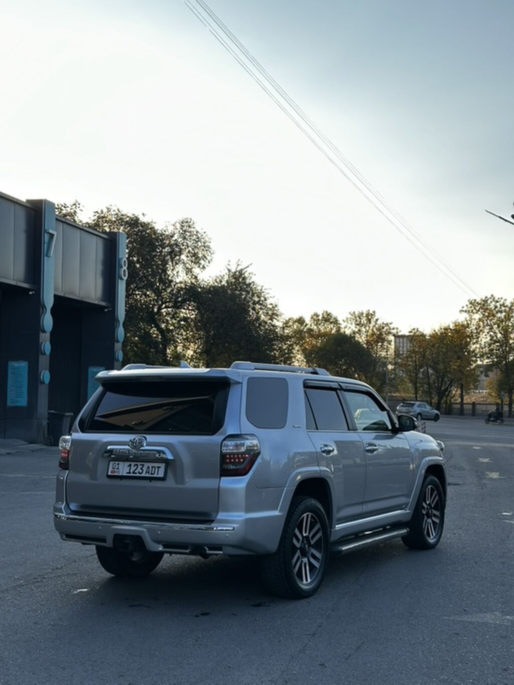 Toyota 4Runner: 2019 г., 4 л, Автомат, Бензин, Внедорожник: фото 4
