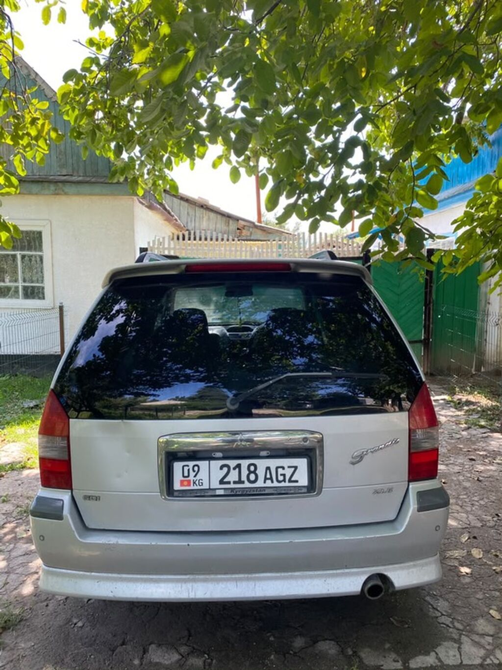 Mitsubishi Chariot: 1998 г., Автомат, Минивэн: фото 2