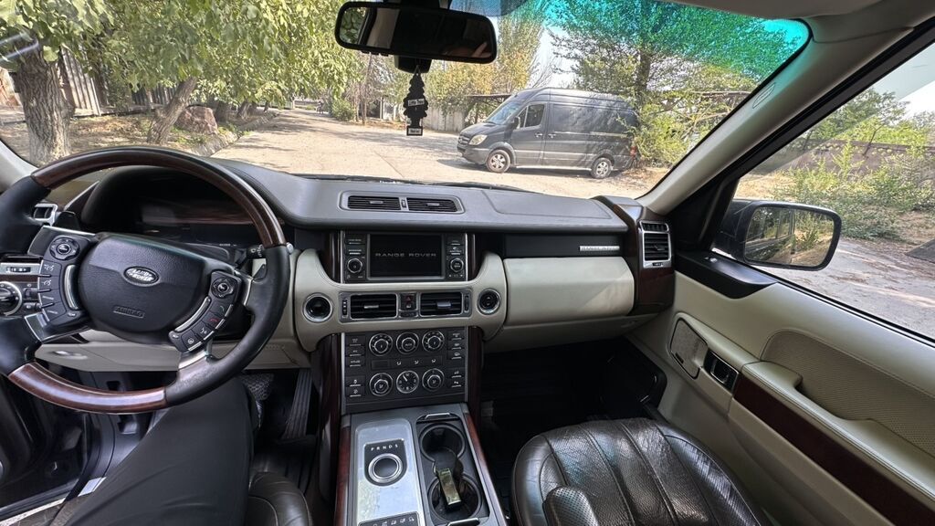 Land Rover Range Rover: 2012 г., 4.4 л, Автомат, Дизель, Внедорожник: фото 2