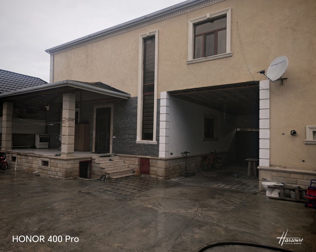 Satılır: həyət evi. 6 sootda 2 ev. biri 2 mertebe. altında 3 tükan