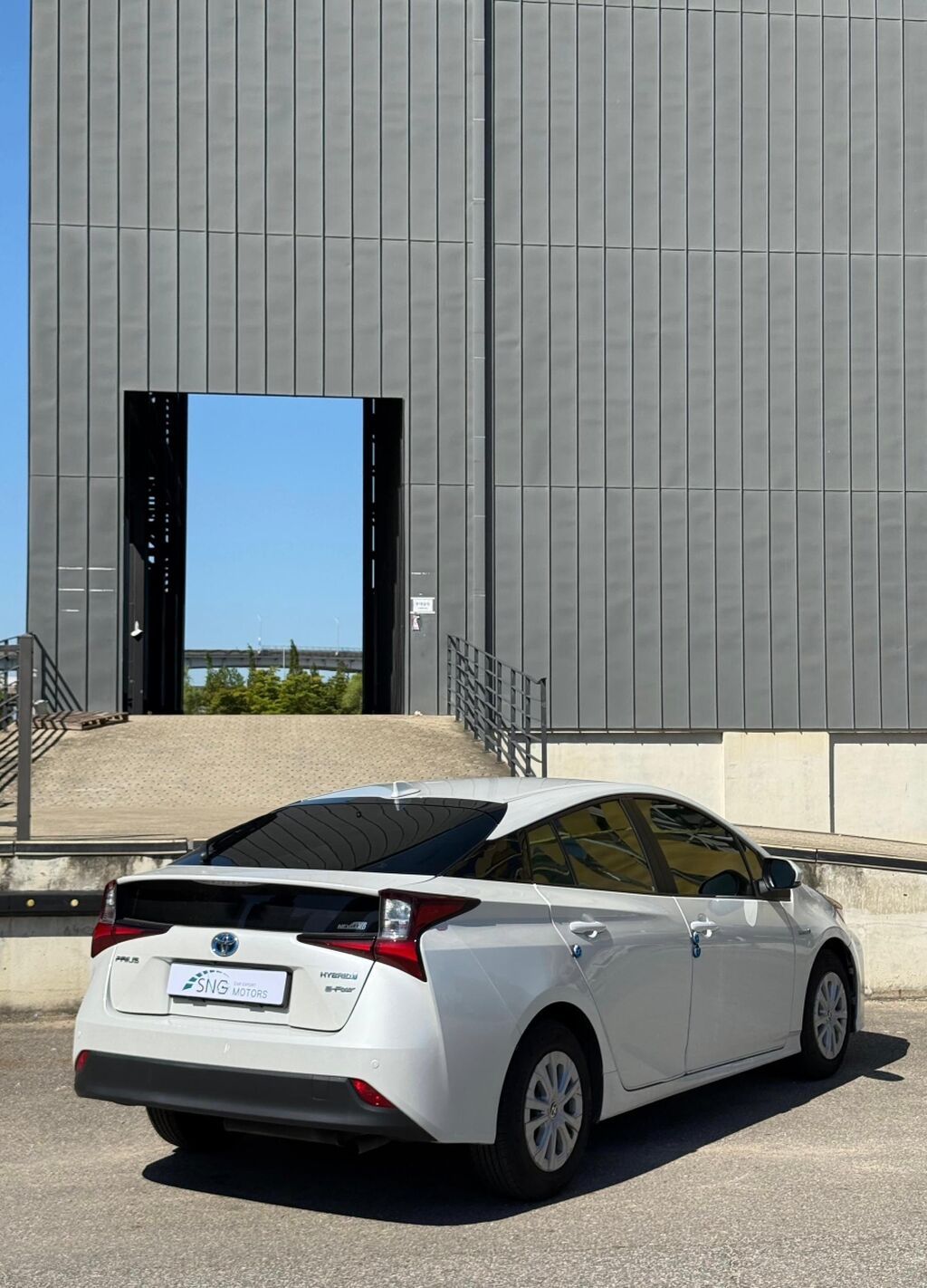 Toyota Prius: 2020 г., 1.8 л, Автомат, Гибрид, Хэтчбэк: фото 5