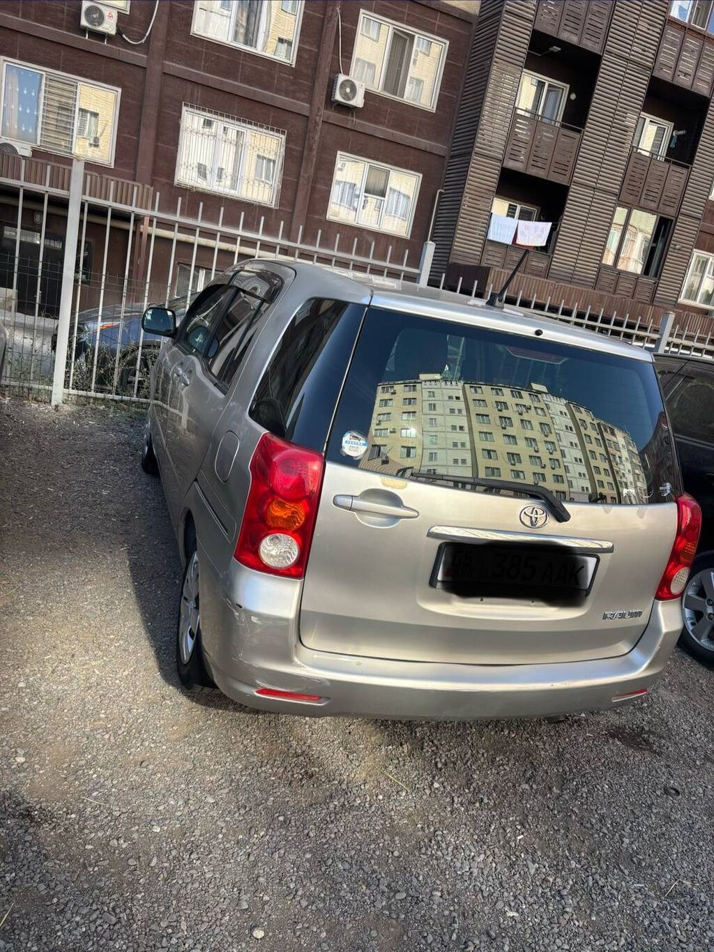 Toyota Raum: 2005 г., 1.5 л, Автомат, Бензин, Минивэн: фото 3