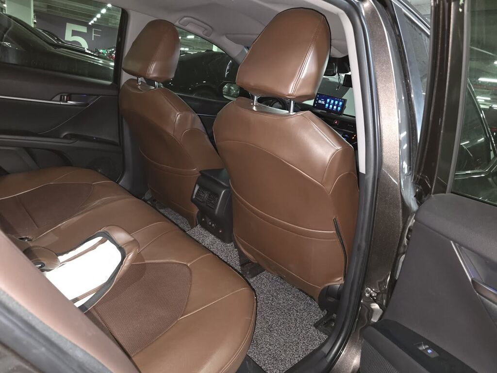 Toyota Camry: 2021 г., 2.5 л, Автомат, Гибрид, Седан: фото 8