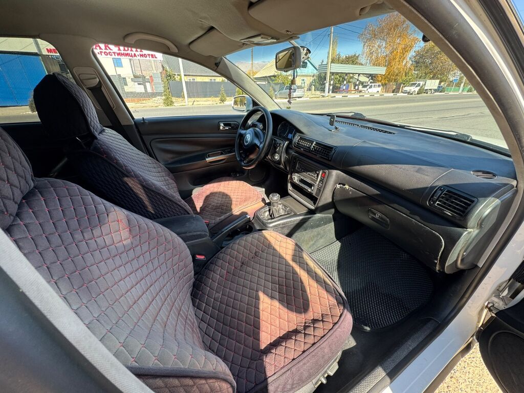 Volkswagen Passat: 2001 г., 2.5 л, Механика, Дизель, Седан: фото 5