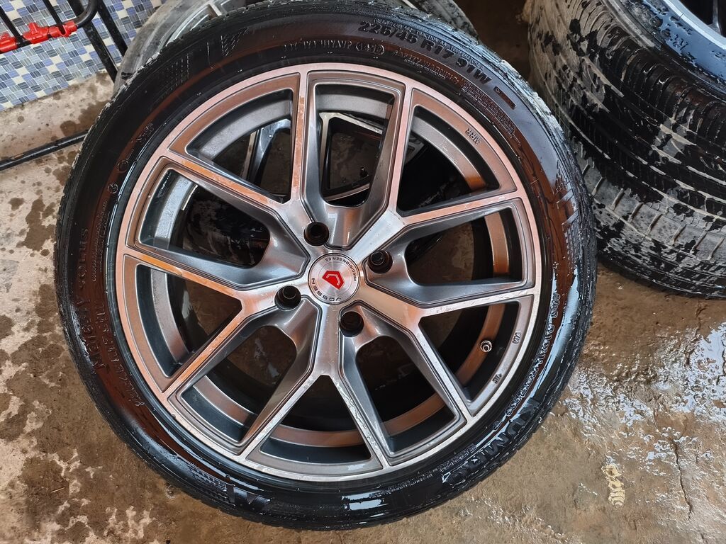 Колеса в сборе 225 / 45 / R 17, Лето, Б/у, Комплект, Литые, отверстий - 4: фото 1
