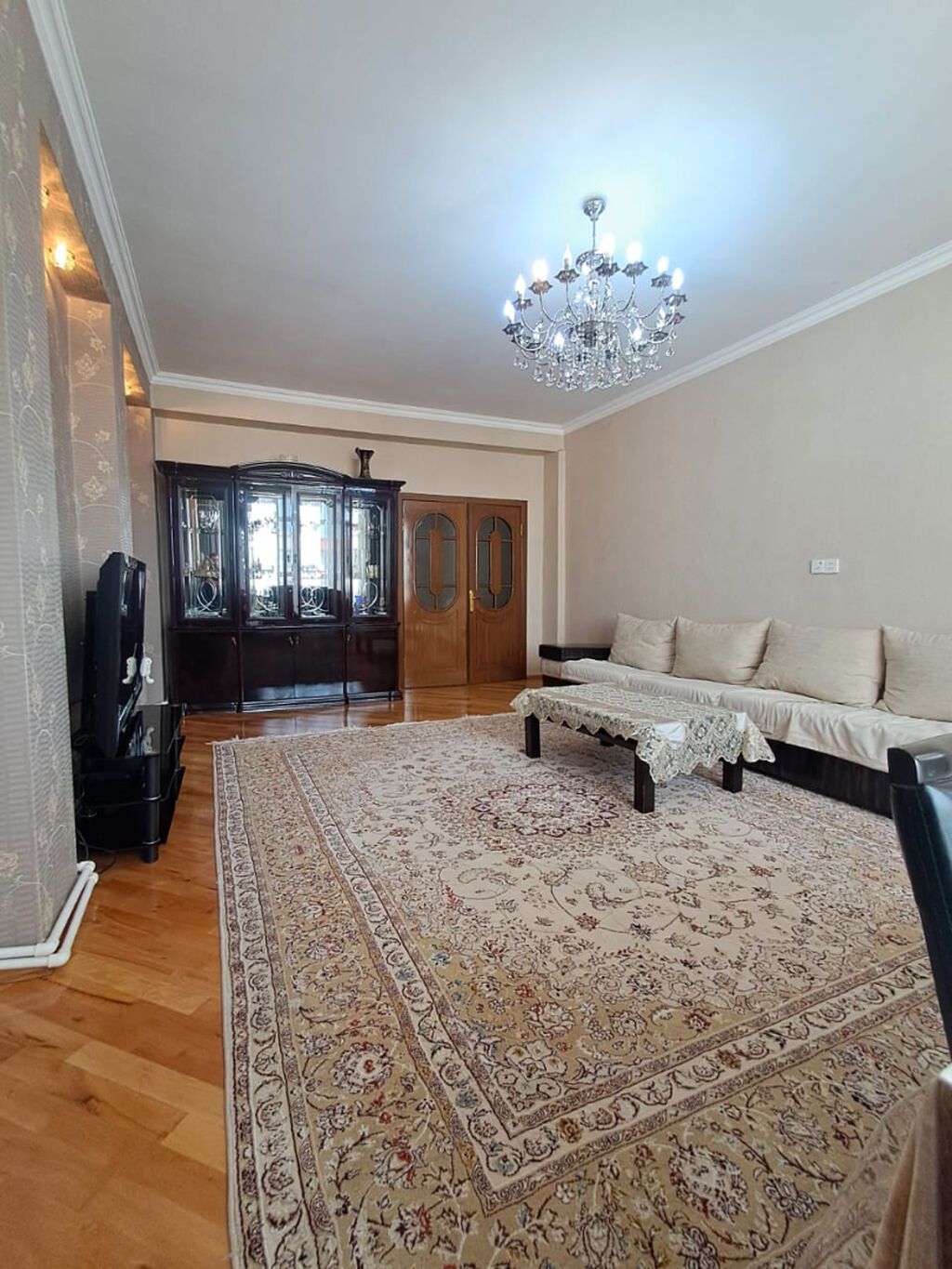 3 otaqlı, Yeni tikili, m. İnşaatçılar, 123 kv. m