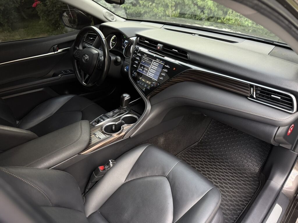 Toyota Camry: 2019 г., 2.5 л, Вариатор, Гибрид, Седан: фото 8