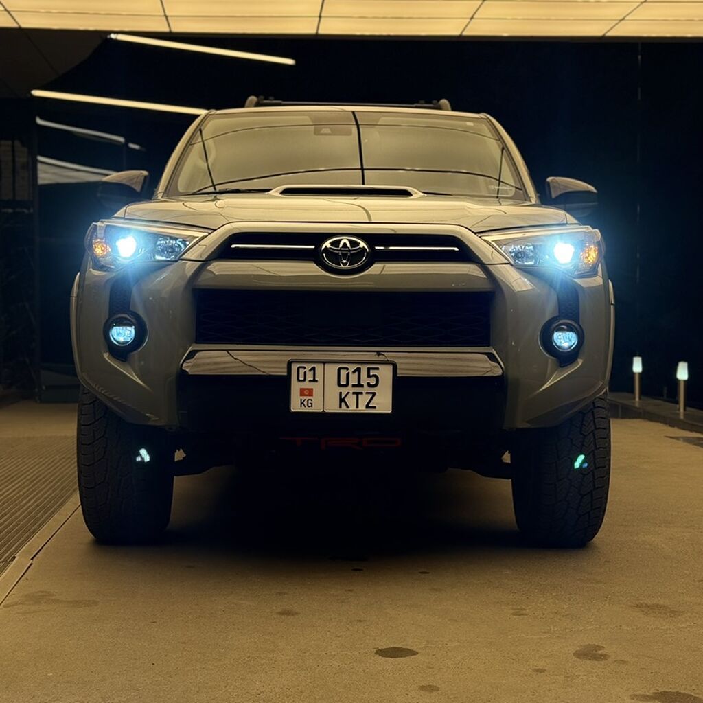 Toyota 4Runner: 2023 г., 4 л, Автомат, Бензин, Внедорожник: фото 7