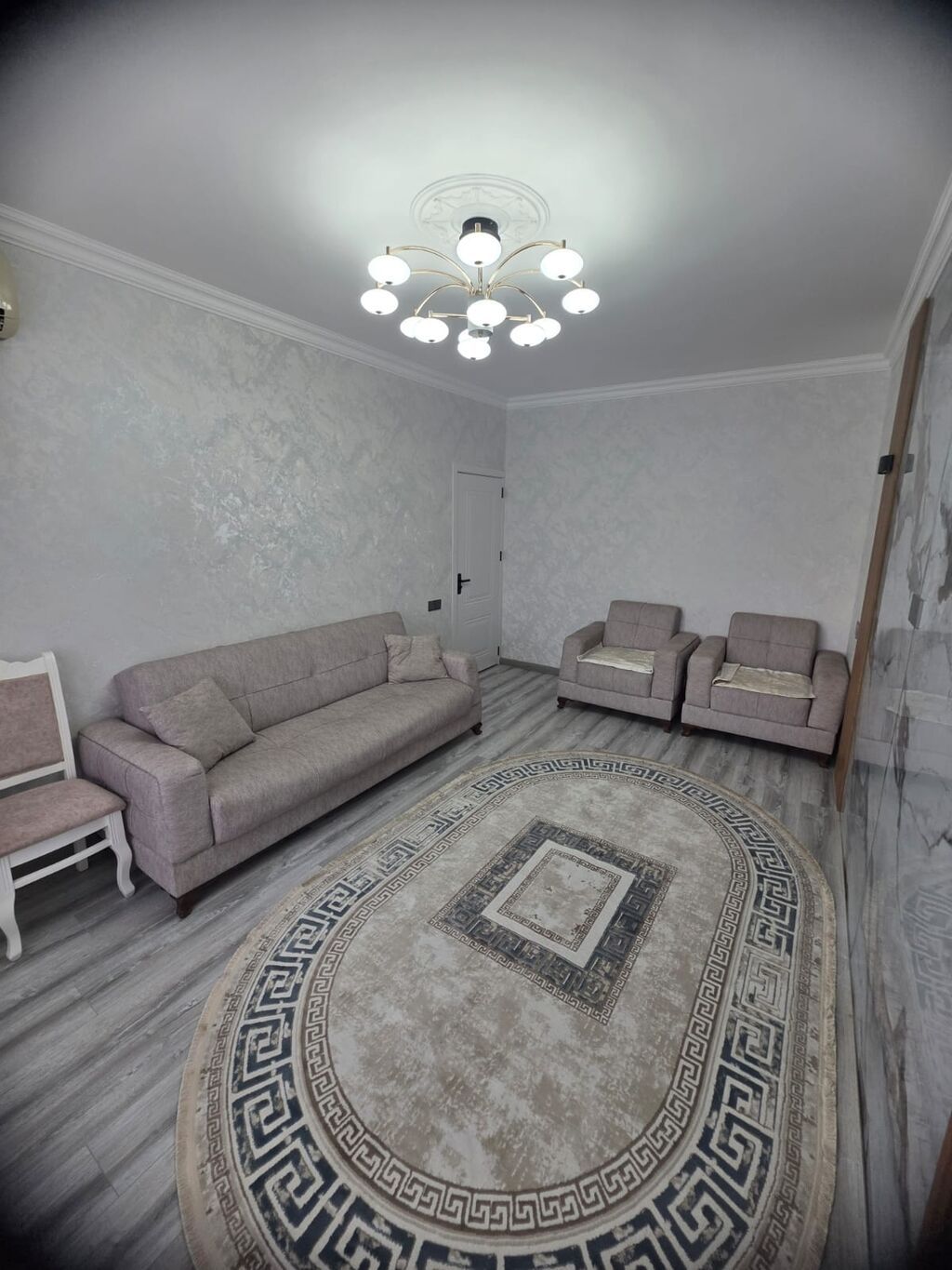 Bakı, Bakıxanov qəs., 3 otaqlı, Köhnə tikili, m. Neftçilər, 75 kv. m