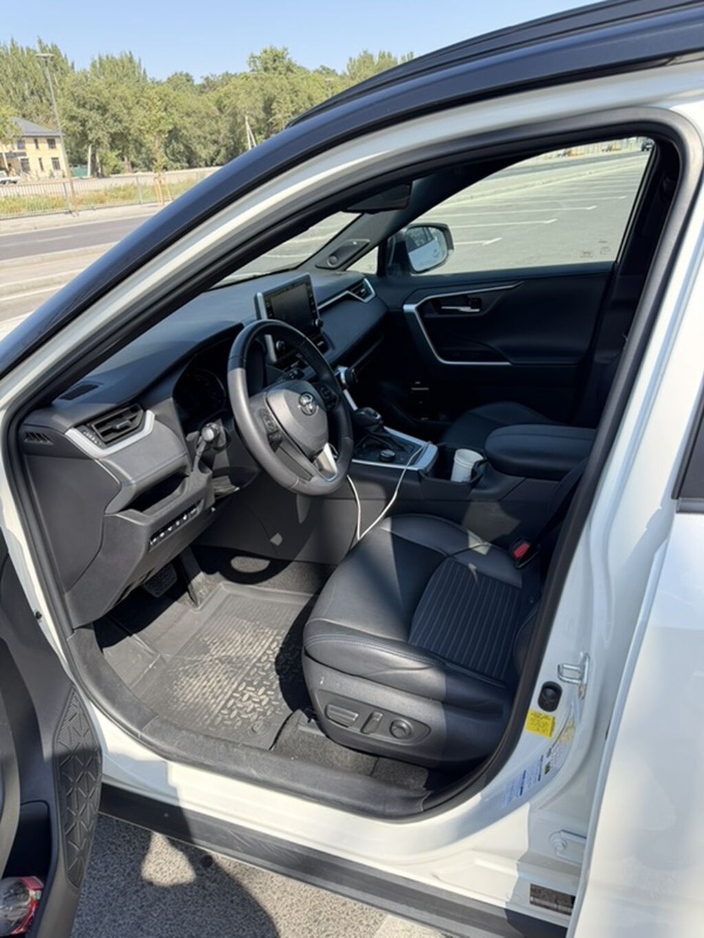 Toyota RAV4: 2022 г., 2.5 л, Гибрид, Кроссовер: фото 8