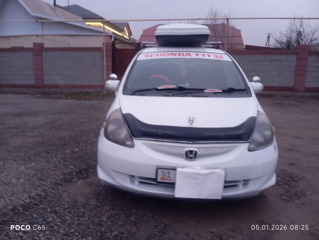 Honda Fit: 2002 г., 1.3 л, Вариатор, Бензин, Седан: фото 1