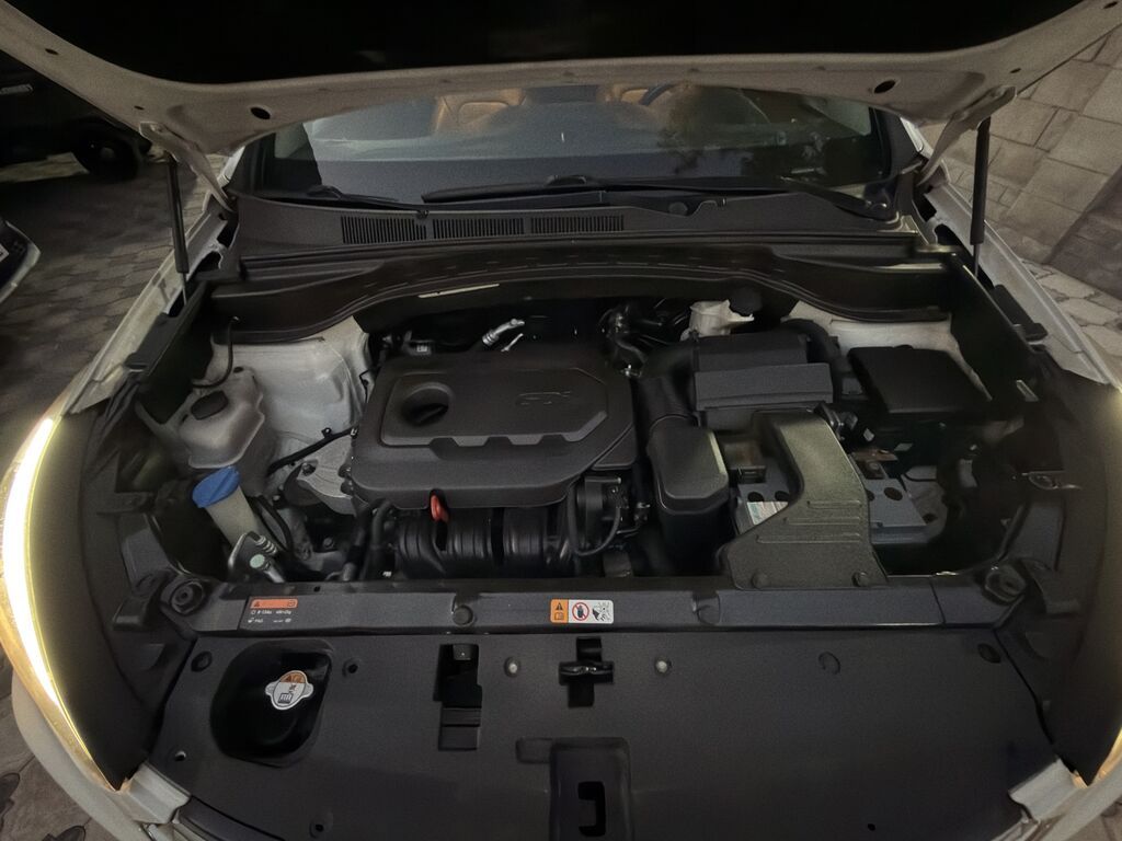 Hyundai Santa Fe: 2017 г., 2.4 л, Автомат, Бензин, Внедорожник: фото 7