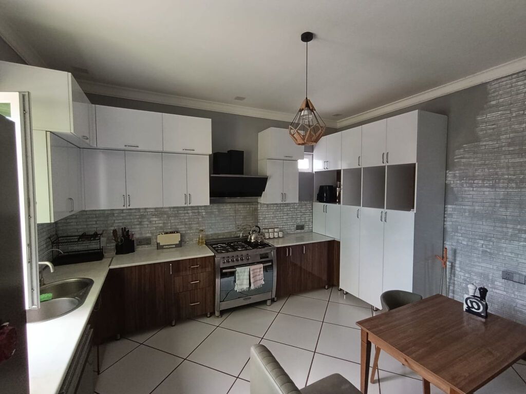 5 otaqlı, 326 kv. m, Kredit var, Yeni təmirli