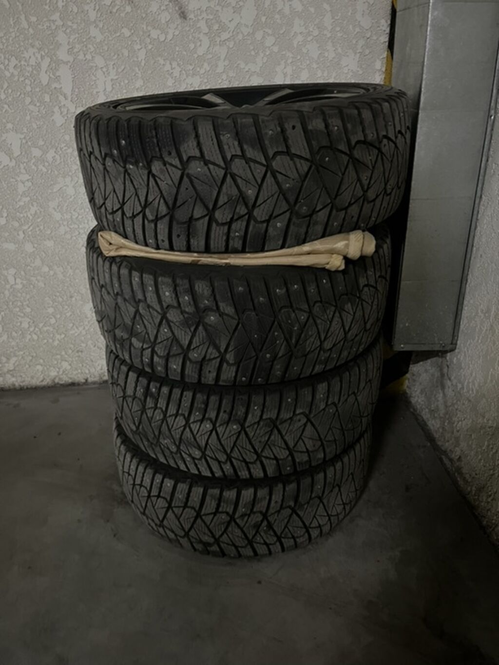 Колеса в сборе 225 / 45 / R 17, Зимняя шипованная, Б/у, Комплект, Легковые, Литые, отверстий - 5: фото 3