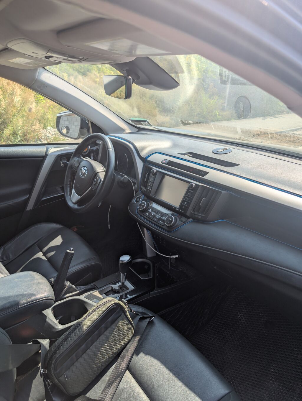 Toyota RAV4: 2017 г., 2.5 л, Автомат, Бензин, Кроссовер: фото 4