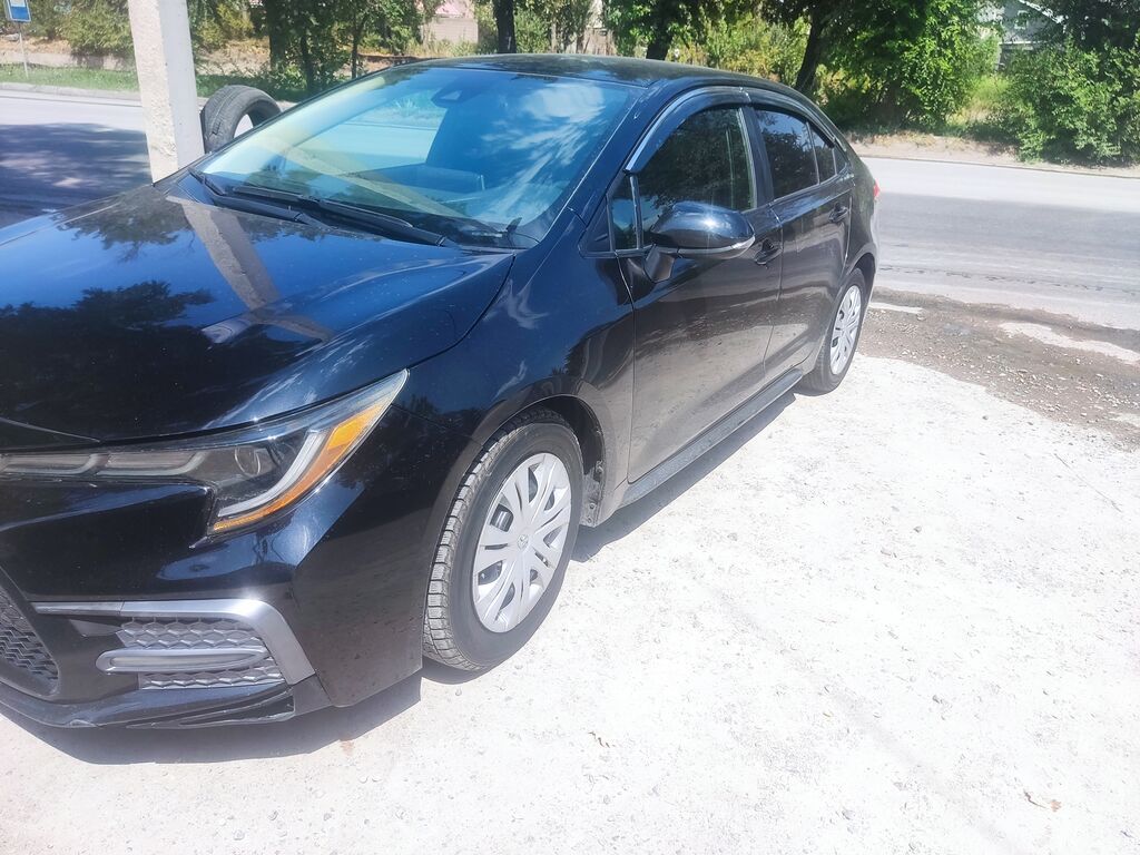 Toyota Corolla: 2018 г., 1.8 л, Автомат, Бензин, Седан: фото 3
