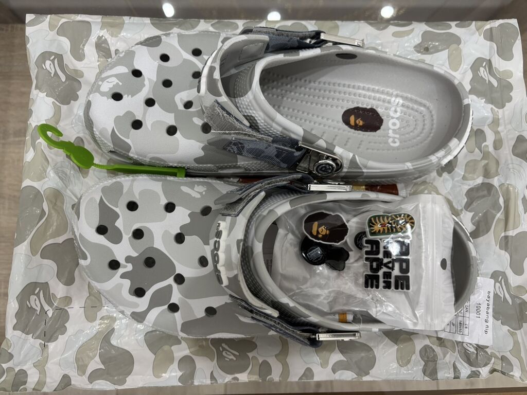 Crocs x BAPE сабо, новые, 38-39 размер: фото 2