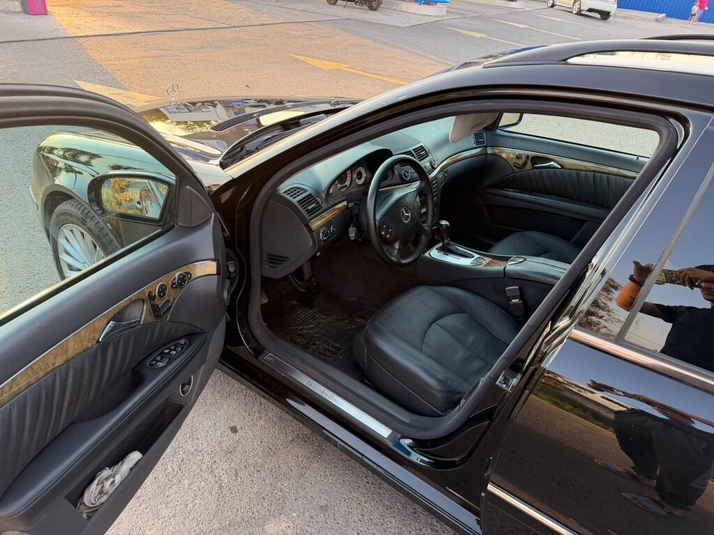 Mercedes-Benz E-Class: 2005 г., 3.5 л, Автомат, Бензин, Универсал: фото 2