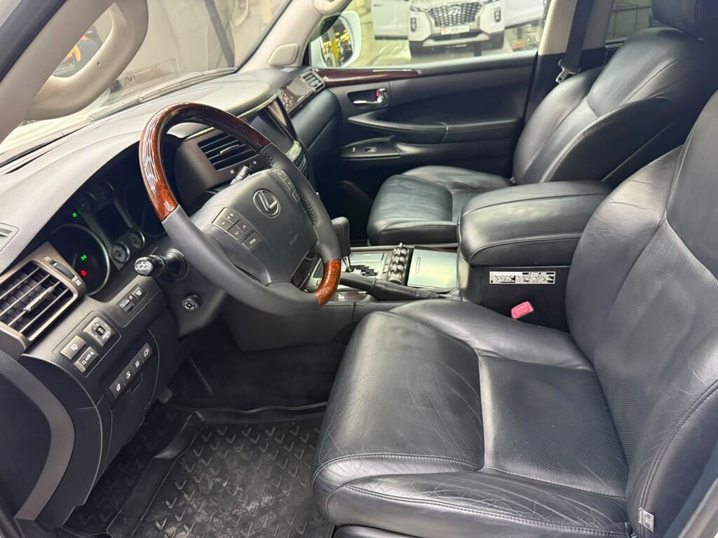 Lexus LX: 2010 г., 5.7 л, Автомат, Бензин, Внедорожник: фото 8