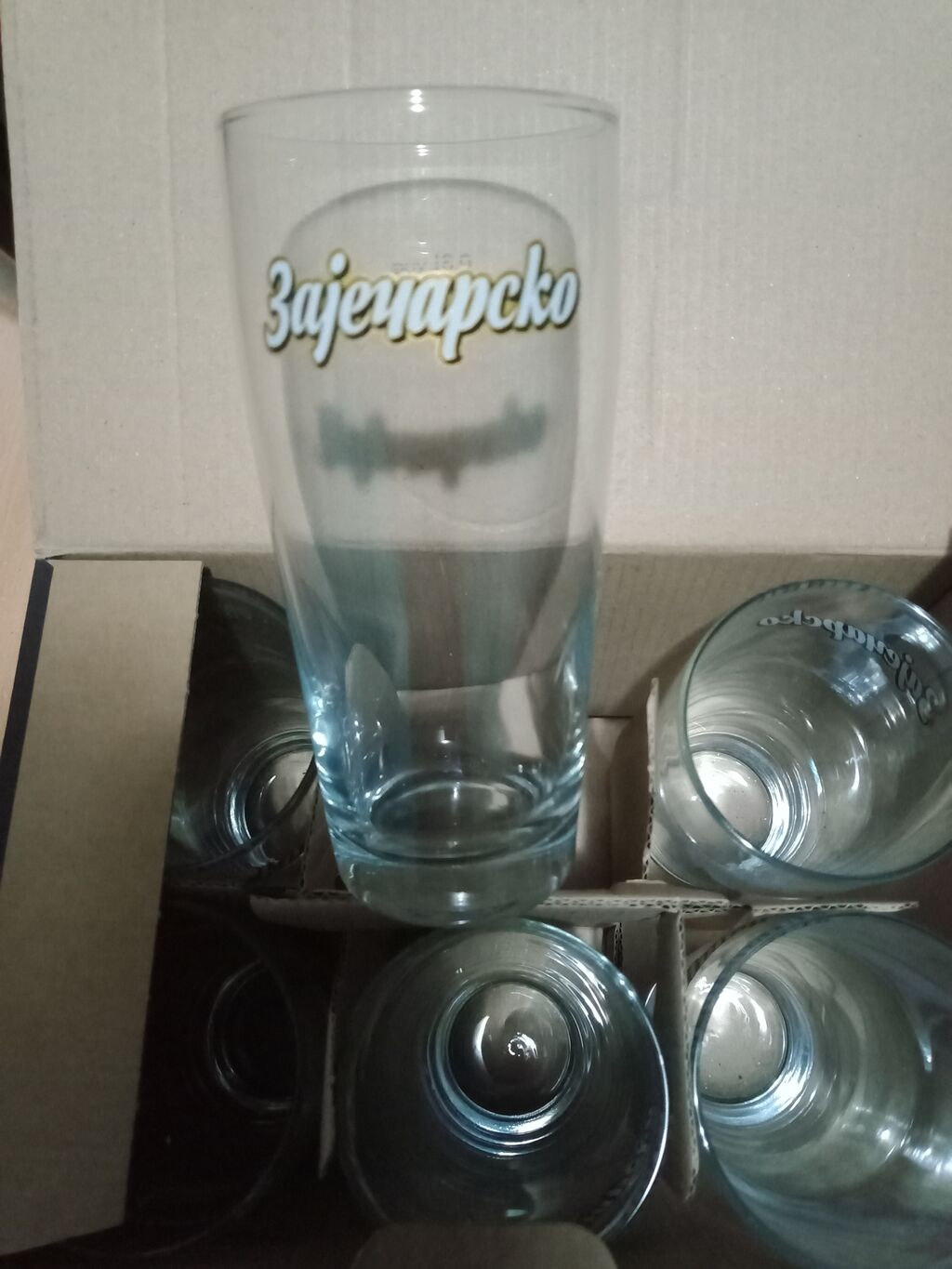 Čaše: Set od šest staklenih čaša marke Zaječarsko, idealnih za posluživanje